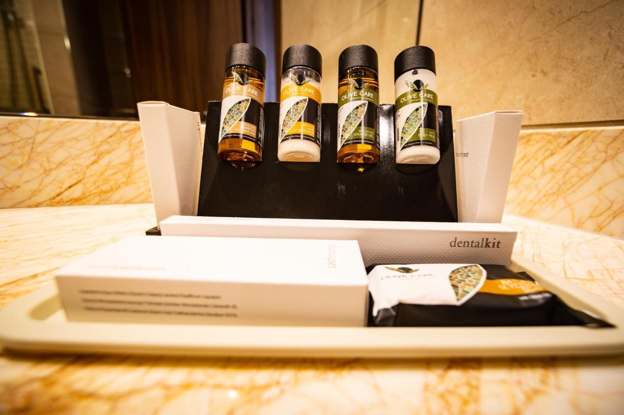Leonardo Boutique Hotel Larnaca Ngoại thất bức ảnh