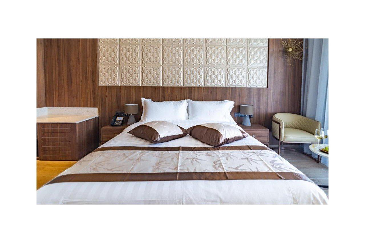 Leonardo Boutique Hotel Larnaca Ngoại thất bức ảnh