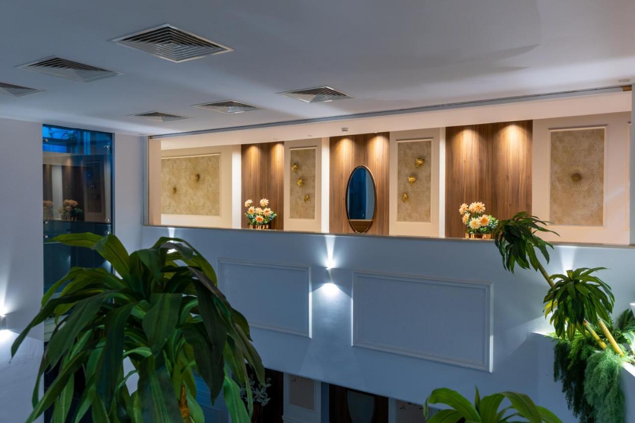 Leonardo Boutique Hotel Larnaca Ngoại thất bức ảnh