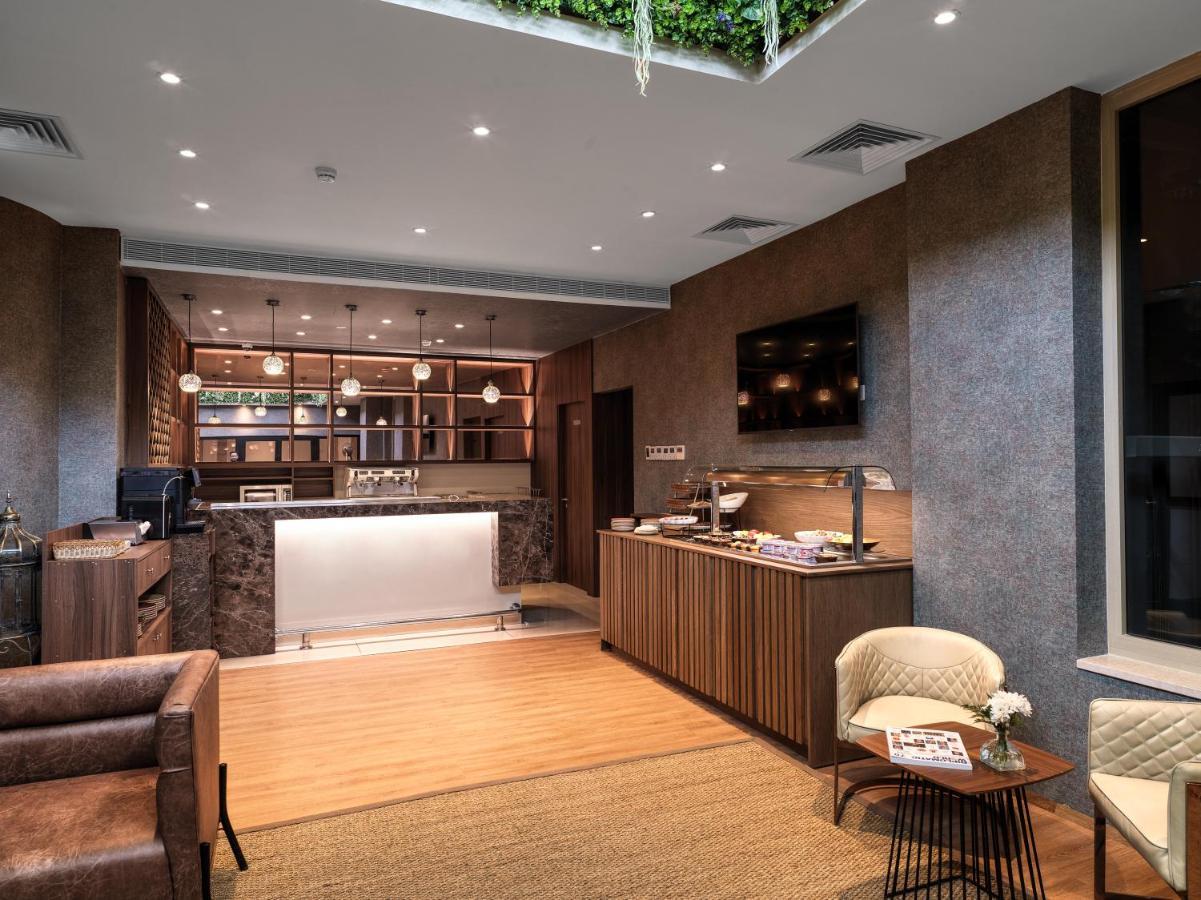 Leonardo Boutique Hotel Larnaca Ngoại thất bức ảnh