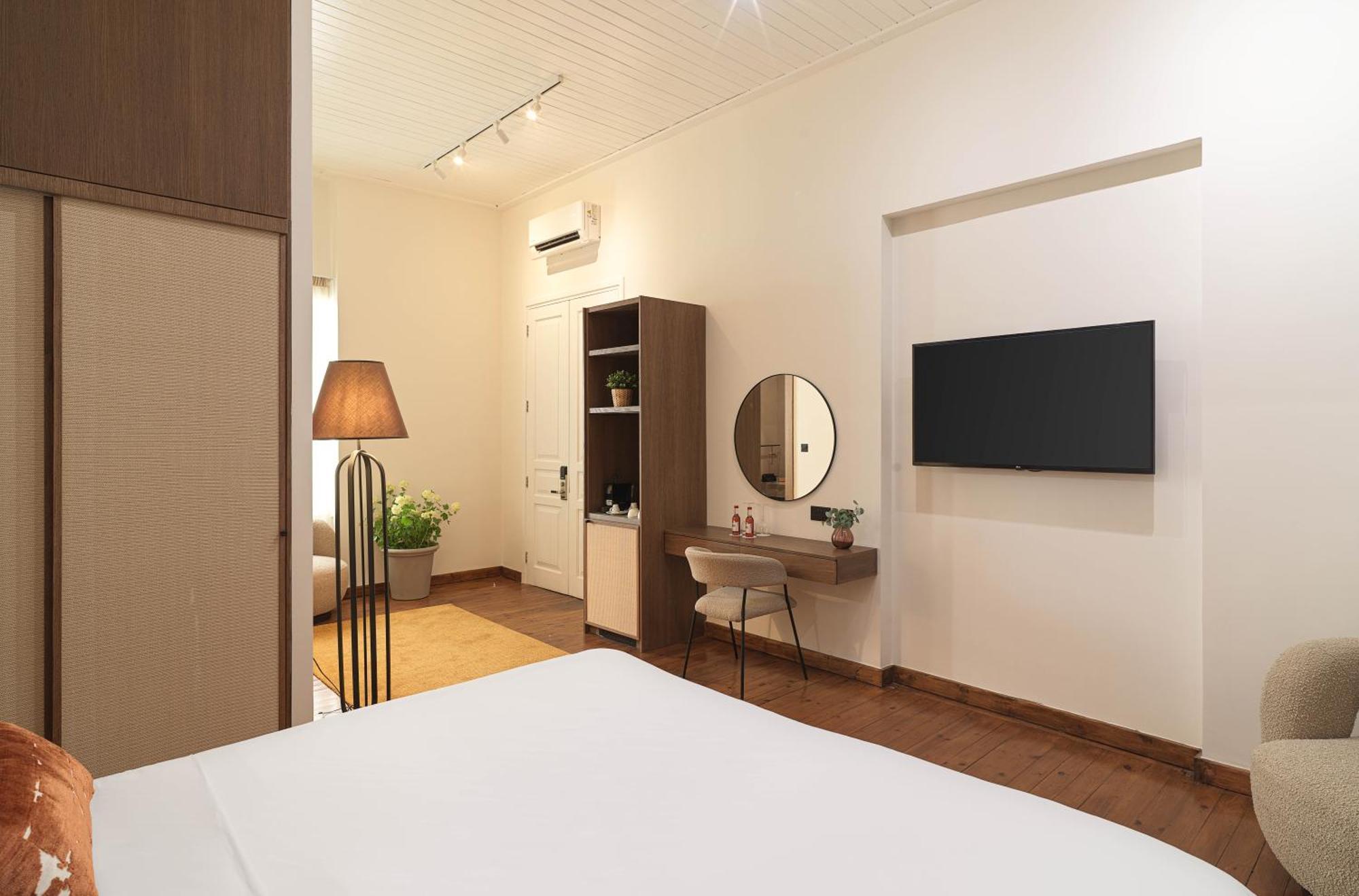 Leonardo Boutique Hotel Larnaca Ngoại thất bức ảnh